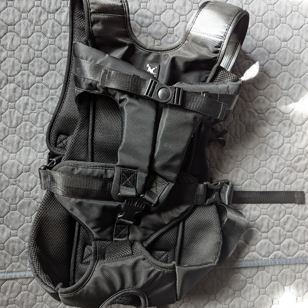 Tailup Dog Carrier - Picture 4 of 8